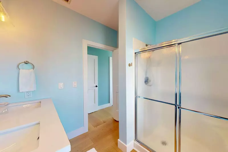 Second bedroom en-suite walk-in shower