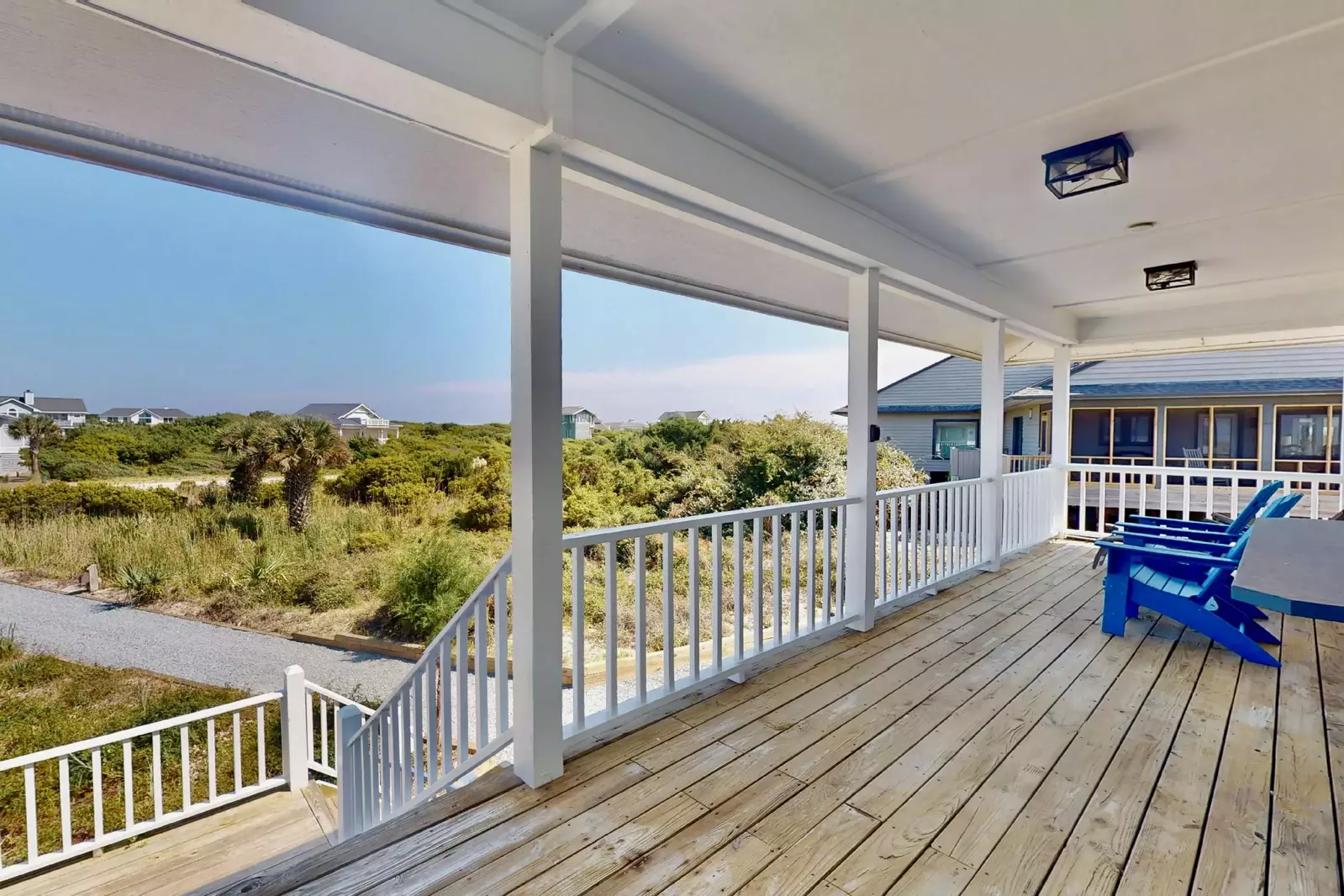 Tee Time has a large front porch, too!