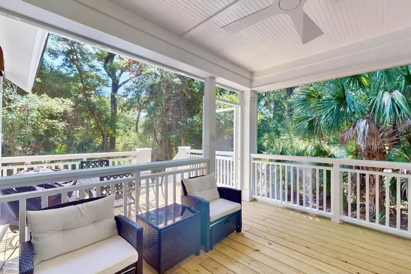 Relax in the shade or bask in the sun - it's your choice on this lovely deck