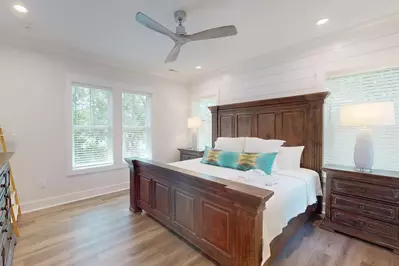 The owner's suite features a king bed and en-suite bathroom