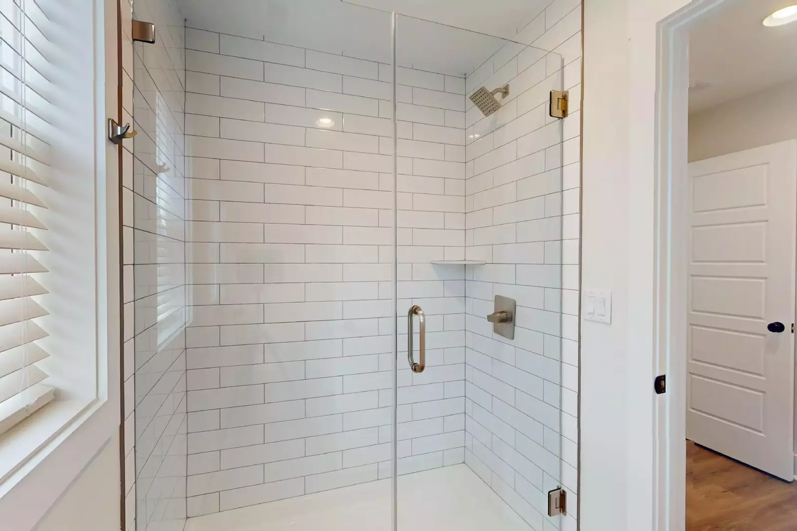 Large jack and jill walk in shower upstairs