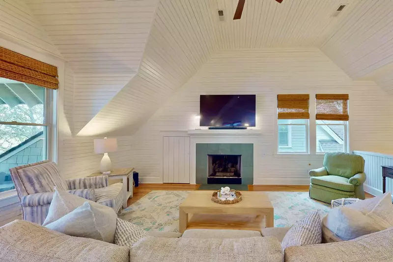 There's seating for everyone in this comfortable space