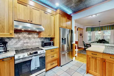 This kitchen is equipped with everything you'll need to whip up a fantastic meal