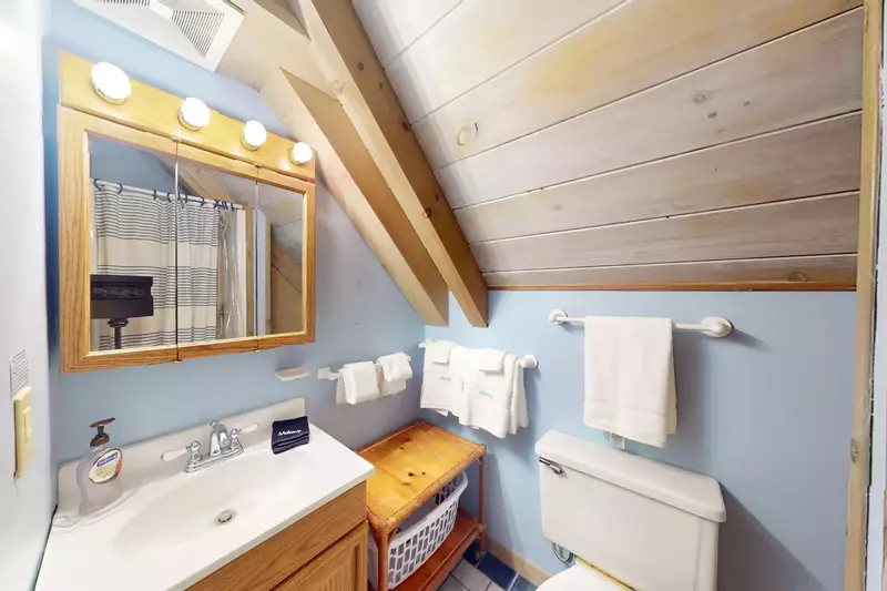 Loft full bathroom with shower