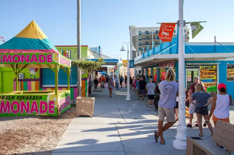 As you walk down the boardwalk, enjoy shopping, an arcade center, local food, henna tatoos, and more!