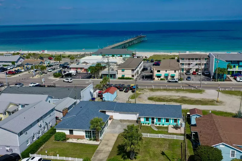 Look! There's the ocean!