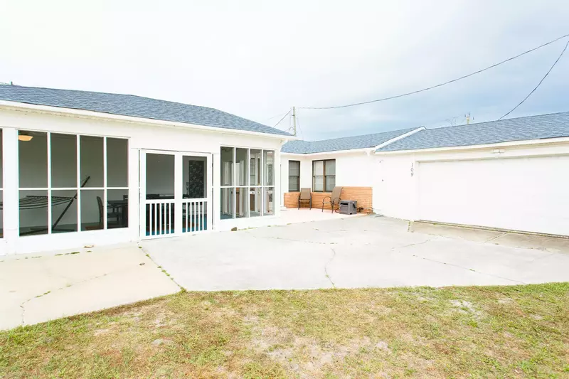 Plenty of space for the kids to run around!