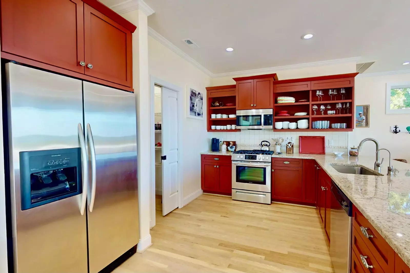 Well appointed kitchen with everything you need