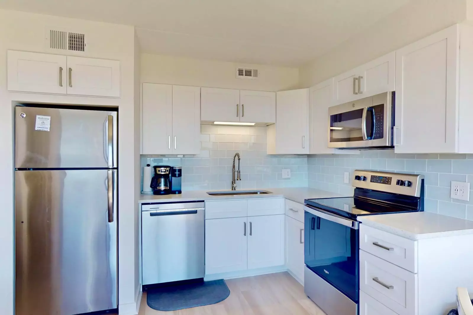 Lovely kitchen with updated appliances