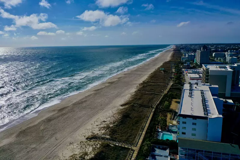 Perfect location near restaurants and shops