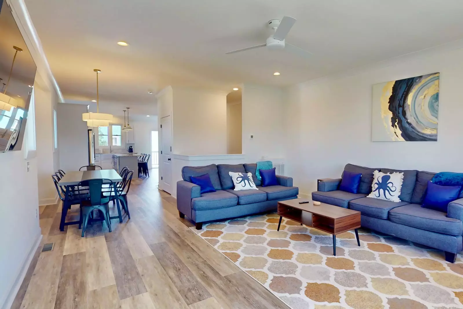 Spacious living area with plenty of seating