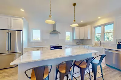 Large kitchen with counter seating