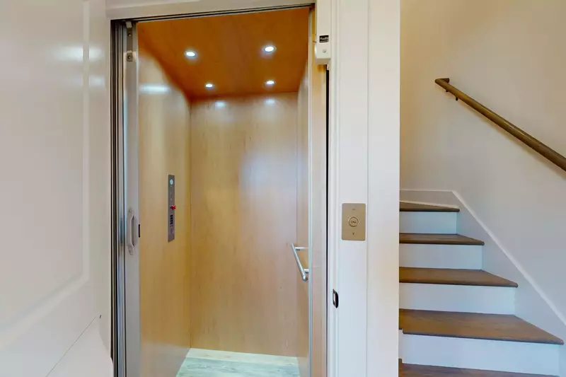 Elevator goes to all 3 floors