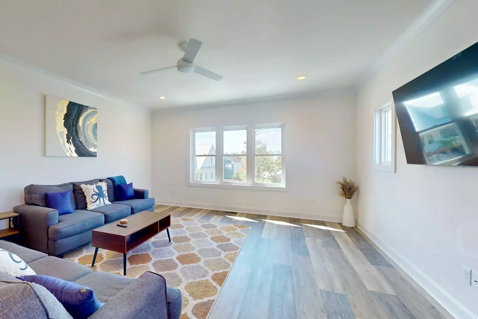 Spacious living room to hang out together
