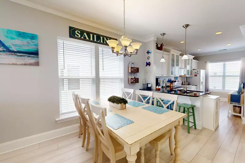 Seating for 6 at the dining table plus additional counter seating