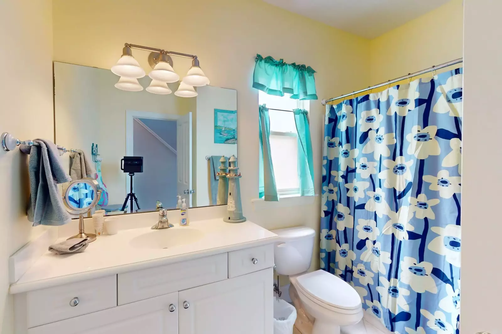 Full bathroom with bathtub