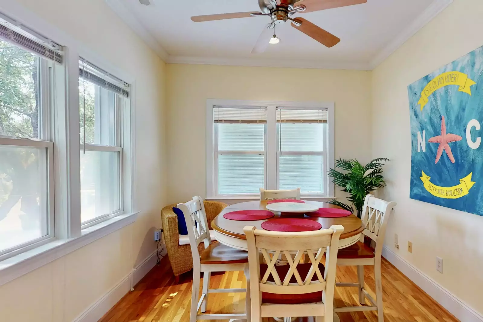 The 2nd floor living area has a breakfast nook
