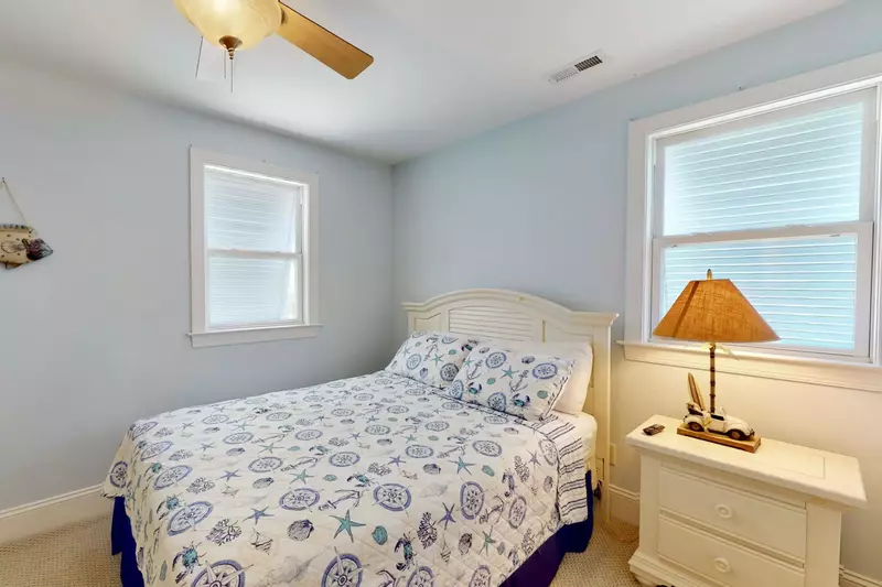 3rd floor guest queen bedroom