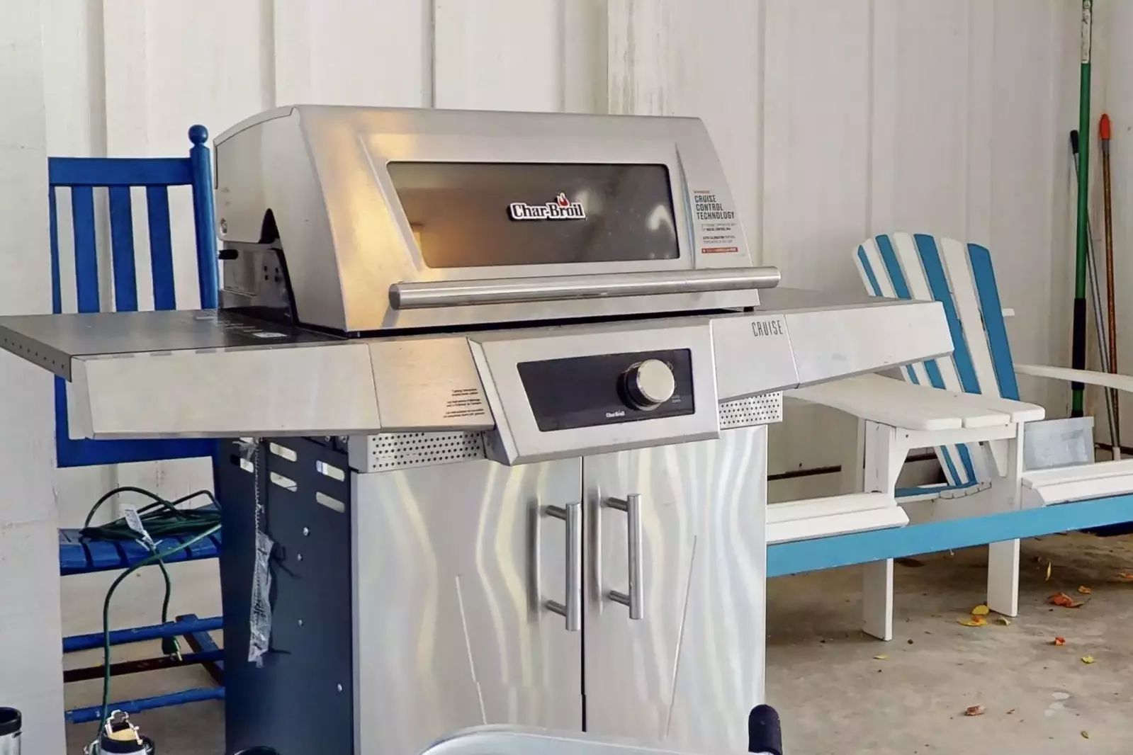 There is a grill for guest use. We provide the propane!