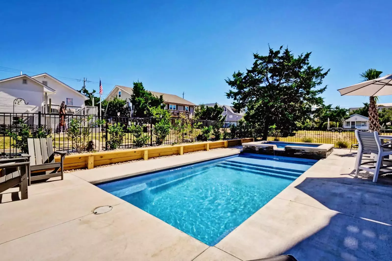 Blue Oasis has a stunning private pool and jacuzzi shared with the next door unit.