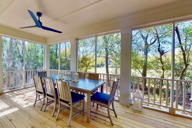 There is also an 8 person dining area on the back deck with a great view