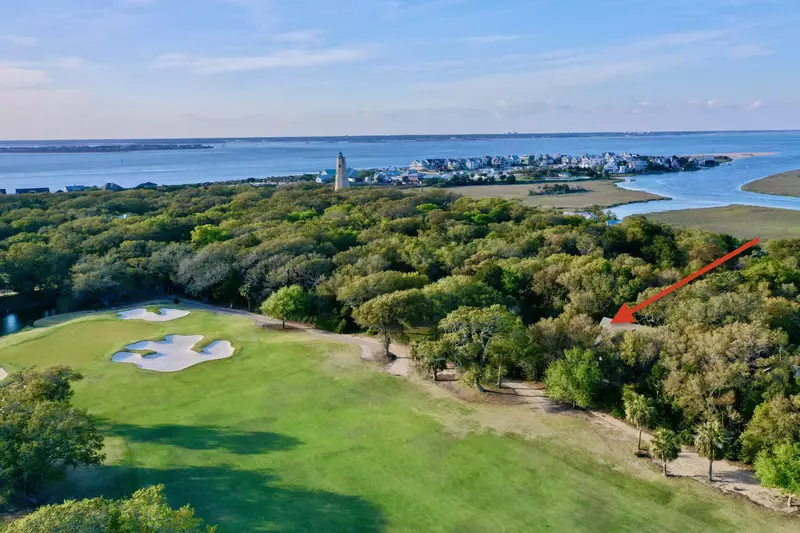 Located on the 6th fairway of Bald Head Golf Course, you'll be near the marina and all the shops, and right across from the BHI Creek kayak launch