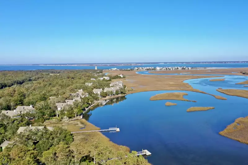 HappiNest is located waterfront in Timbercreek