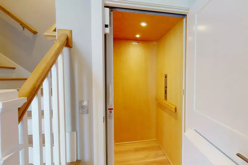 Enjoy using the convenient elevator. No worries about hauling up luggage or groceries!