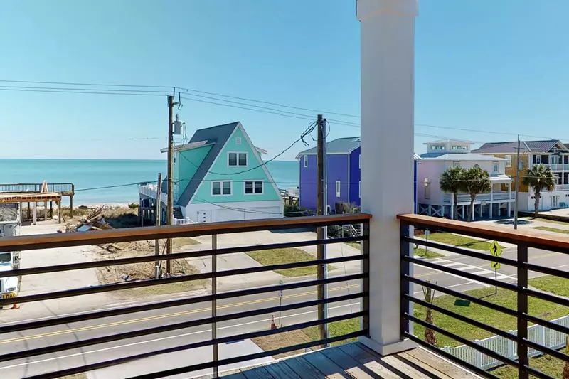 Hear the waves crashing?