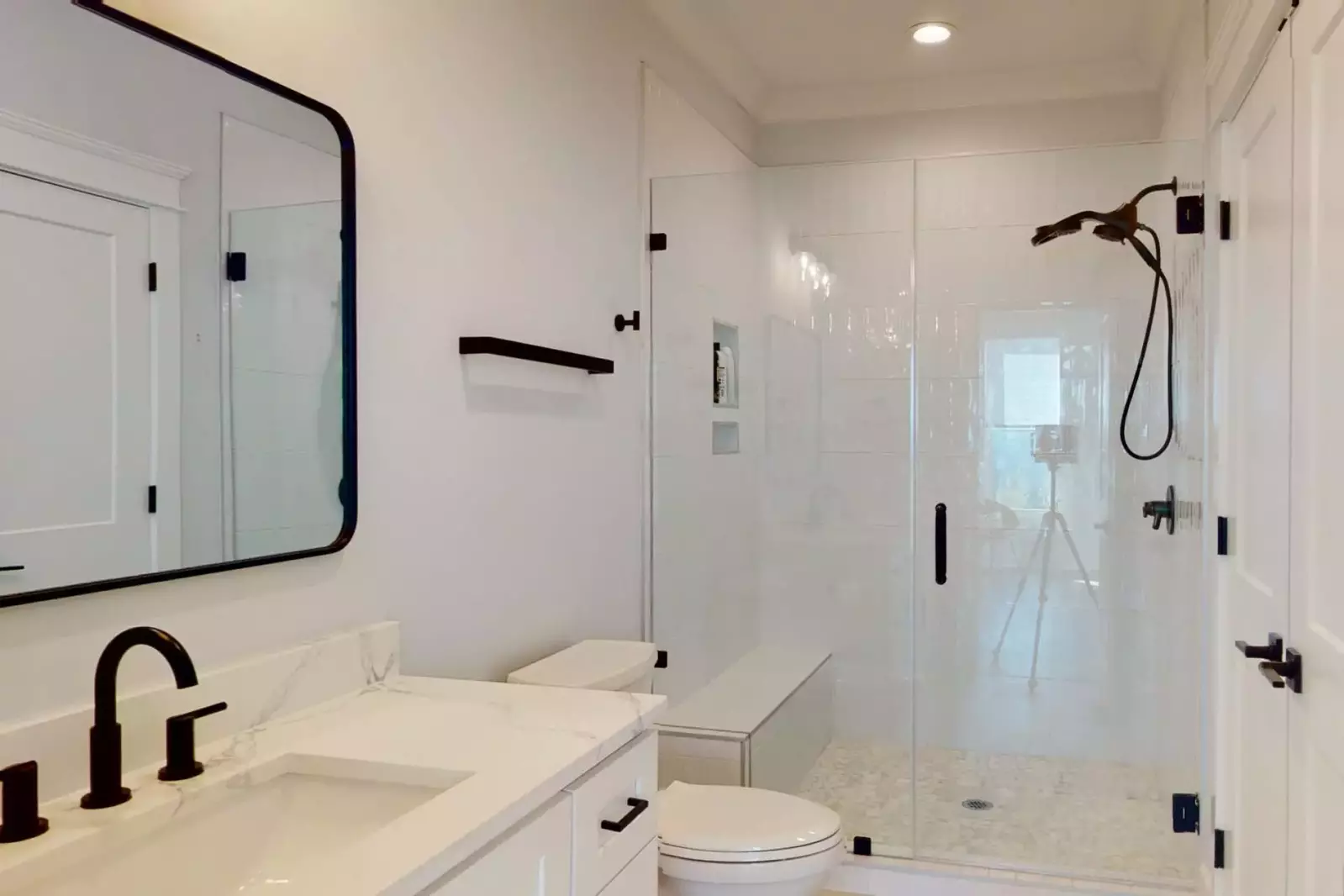 Private 3rd bedroom full bathroom