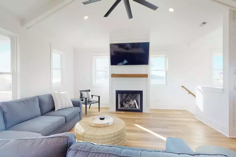 THere is plenty of seating to watch the big game or steam your favorite show.  Fireplace is not available for use