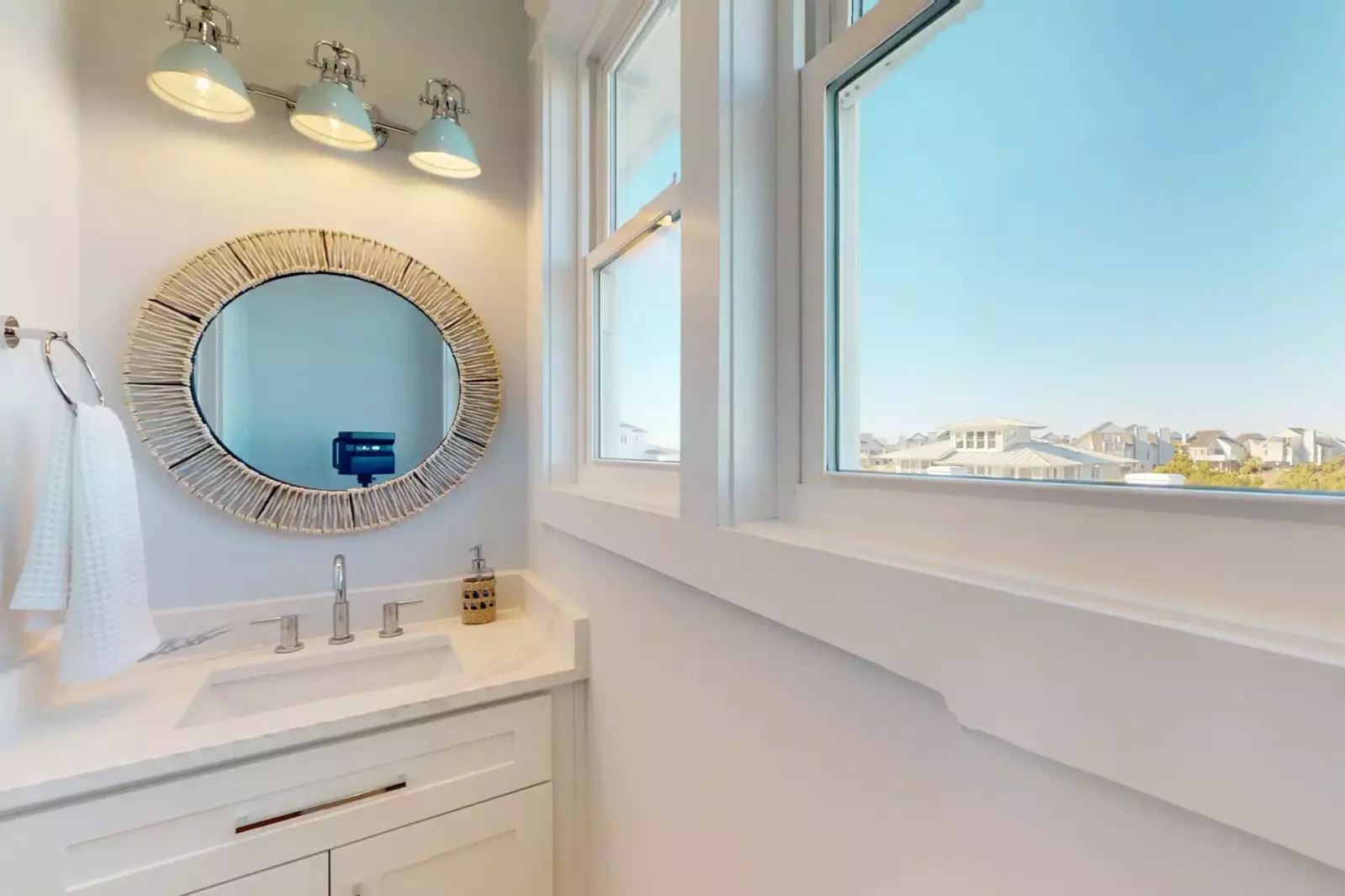 Upstairs hall bathroom