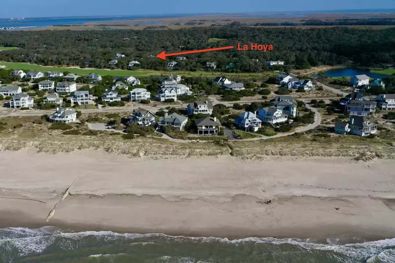 La Hoya/Stella Maris is close to many of the beach access points on the island