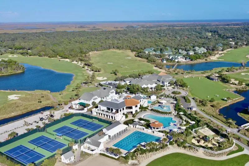 Stella Maris has access to BHI Club including golf for temporary membership. So many activities, book early for membership during the Summer