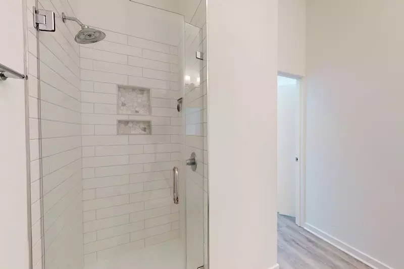 Owner's suite private shower