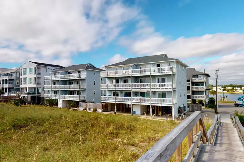 Serenity building is so convenient to the beach access