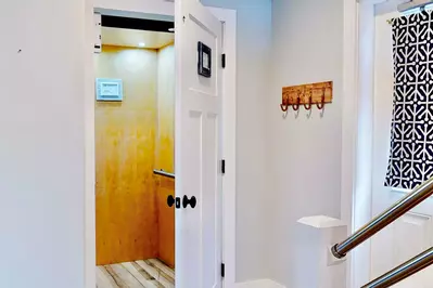 Elevator goes to all 3 floors