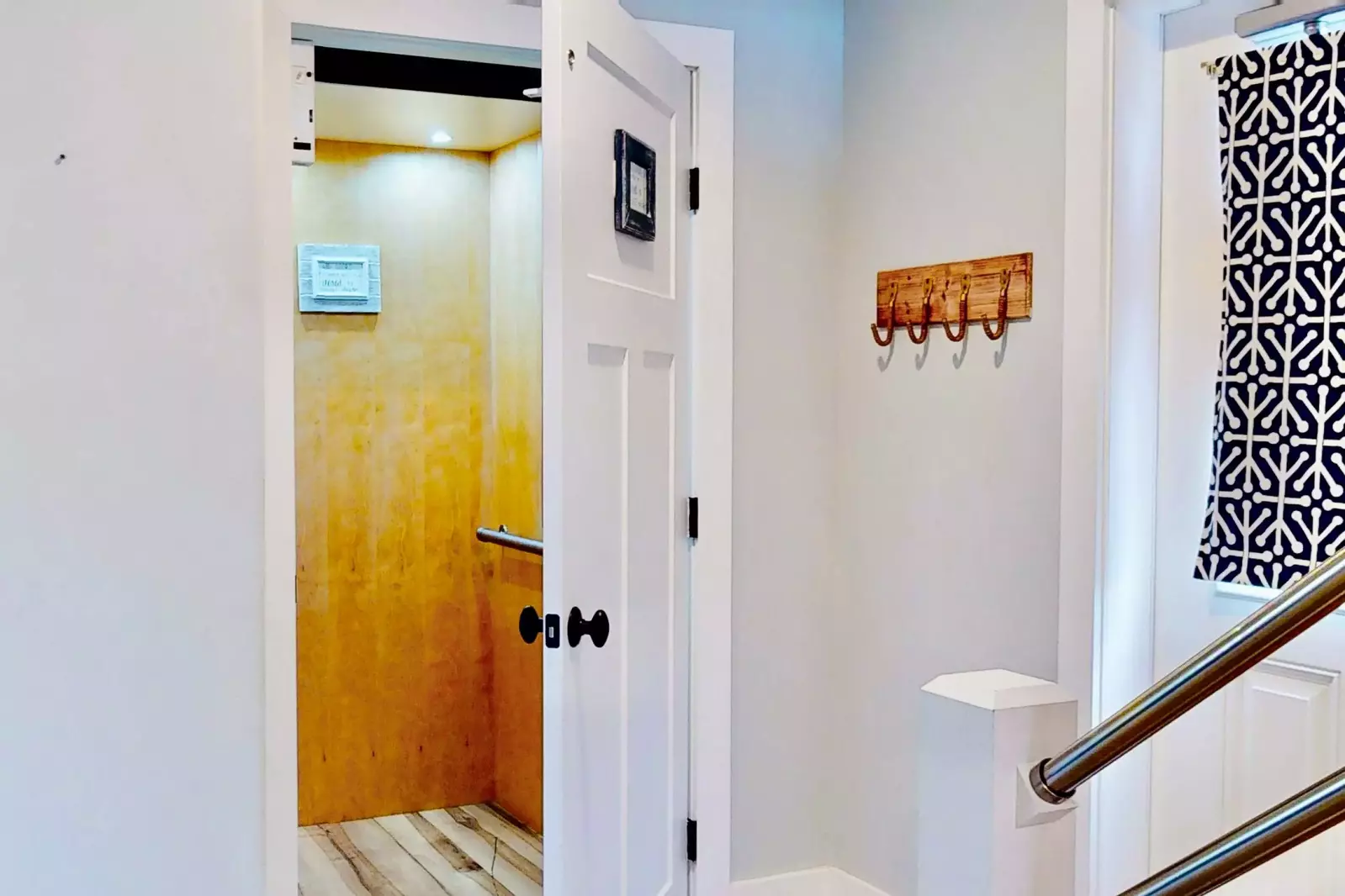 Elevator goes to all 3 floors