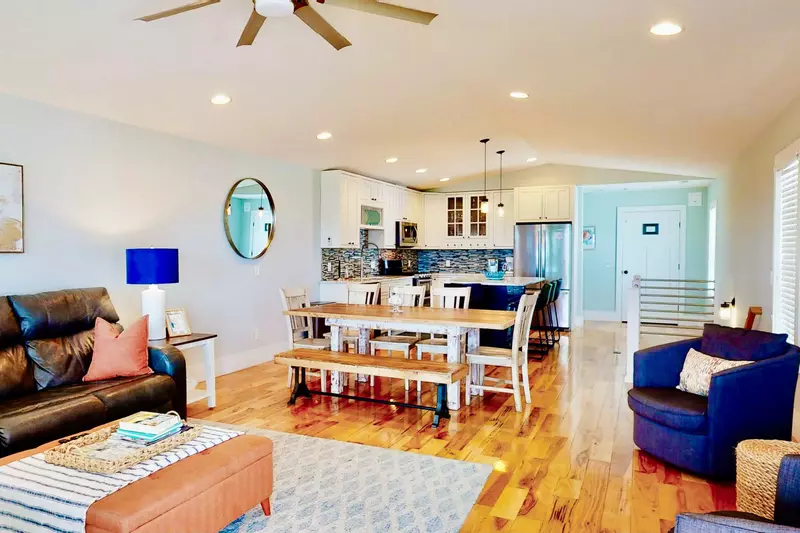 Plenty of room at the dining area