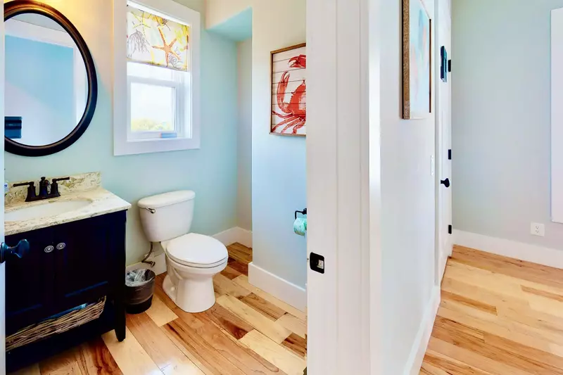 Top floor half bathroom