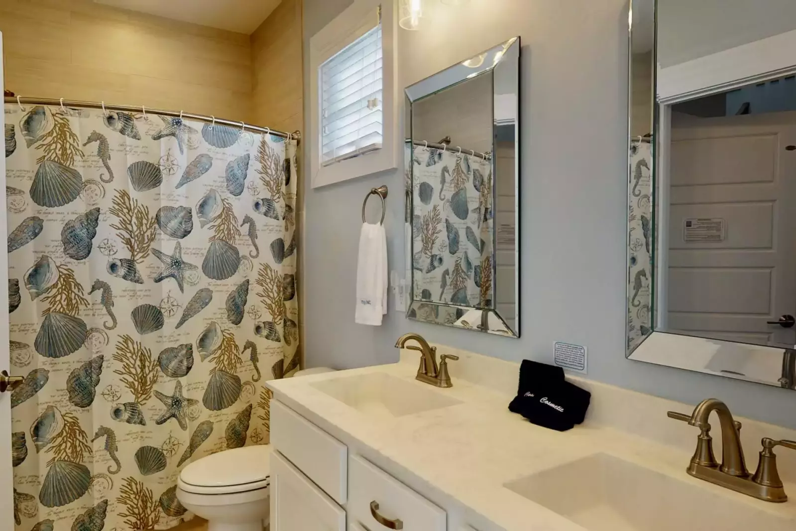 2nd floor full bathroom