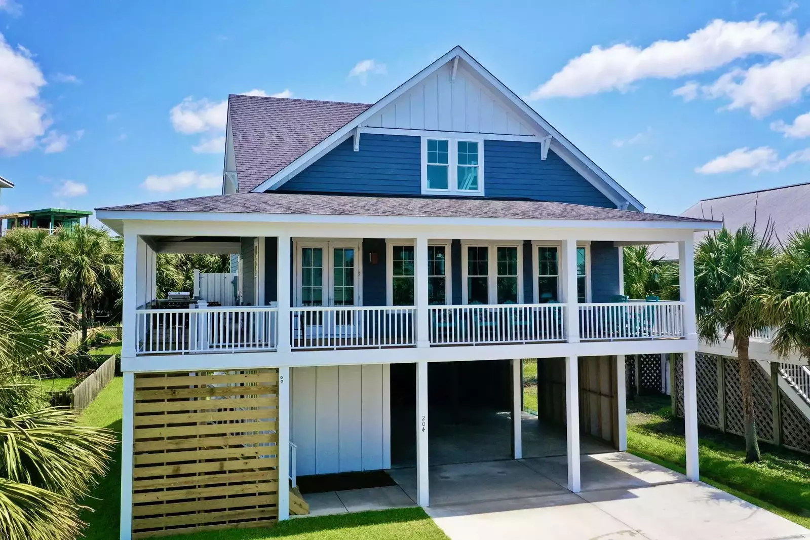 Breezy Goin is a newly built high-end home, a short 5 minute walk to the beach!