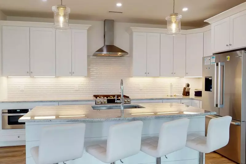 Enjoy cooking your favorite meals in this grandeur kitchen!