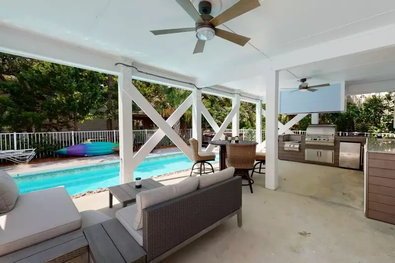 Outdoor Kitchen with plenty of room