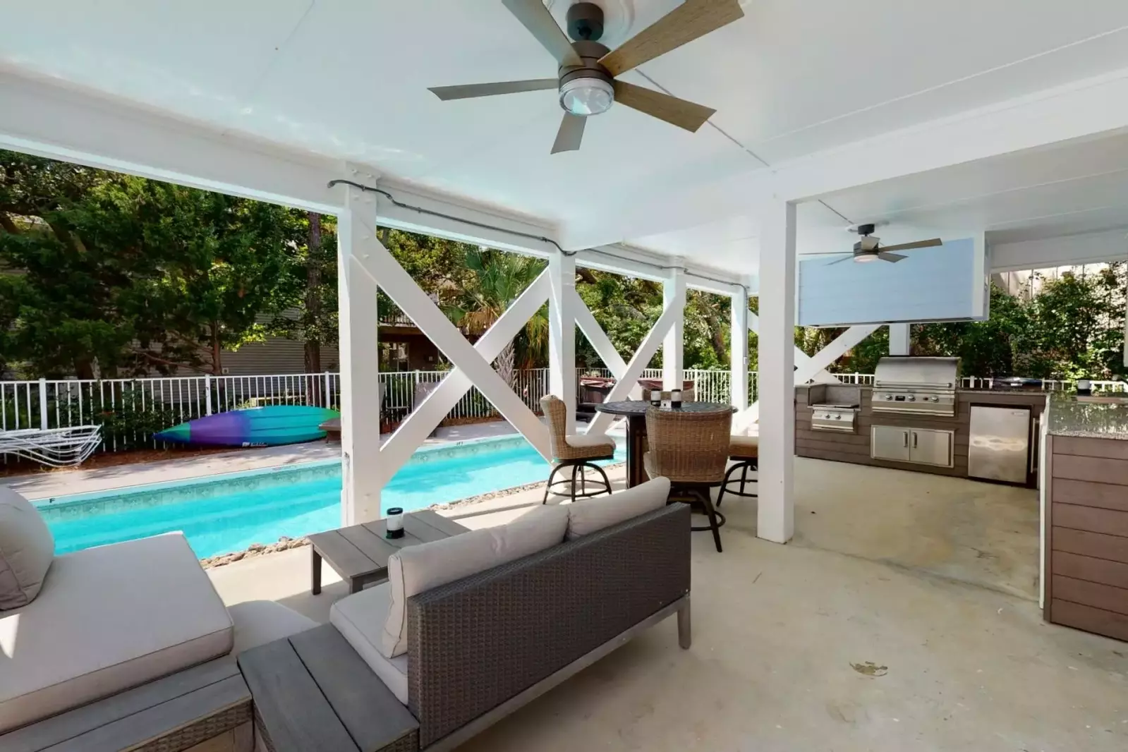 Outdoor Kitchen with plenty of room