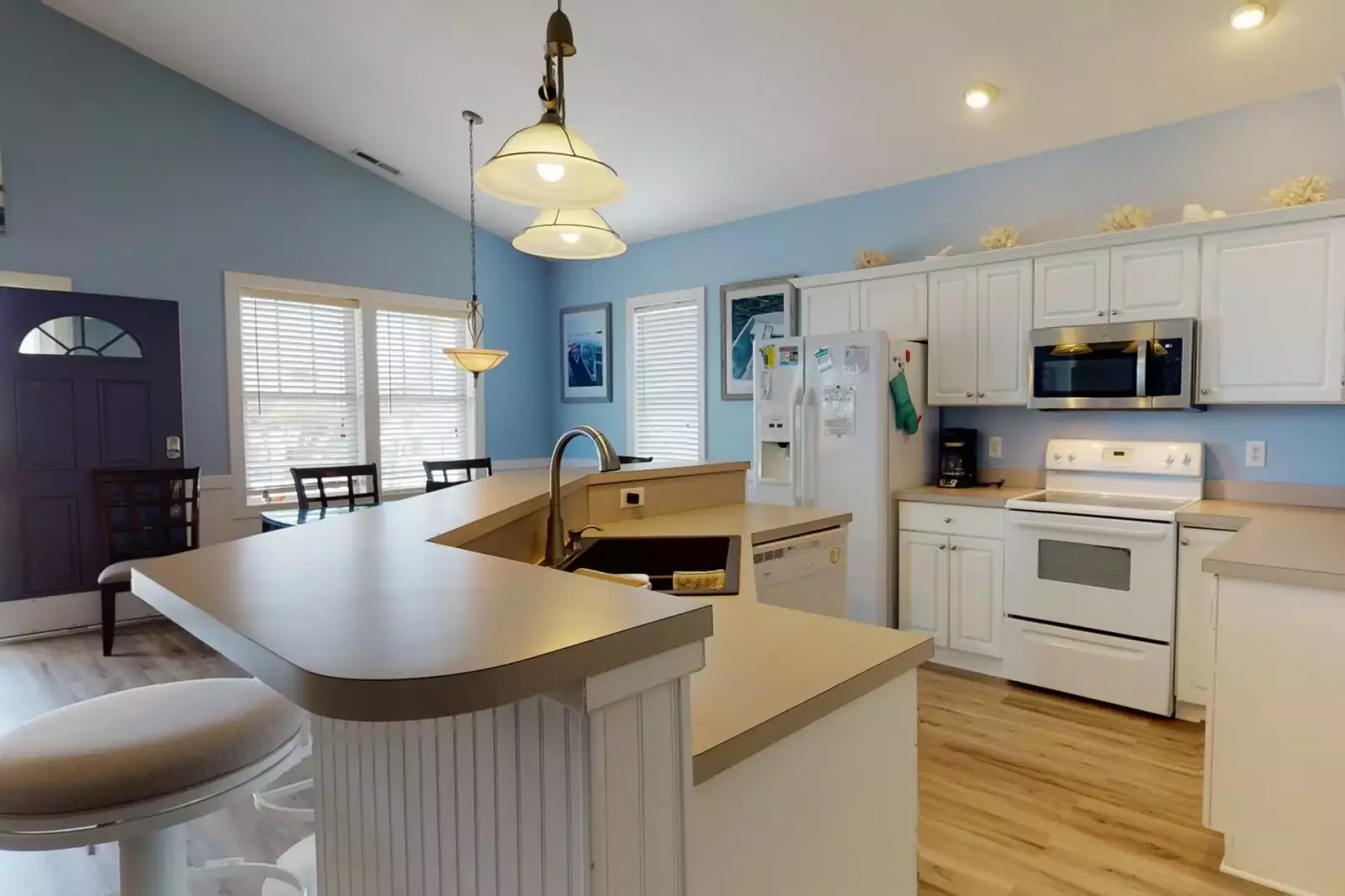 Large kitchen with counter seating