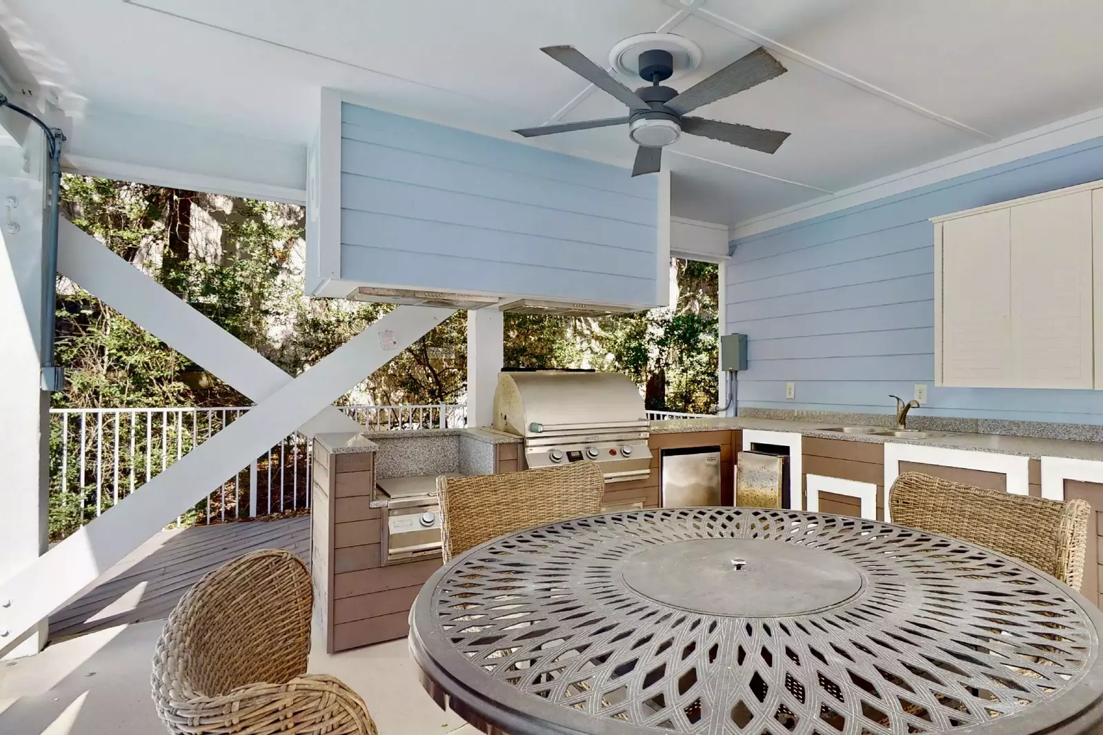 Enjoy a meal outside next to the pool