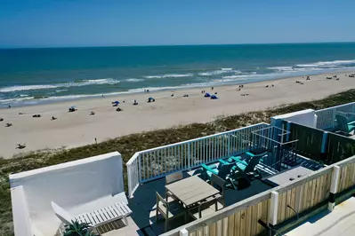 The top deck is perfect for sunbathing, having your coffee or a cocktail