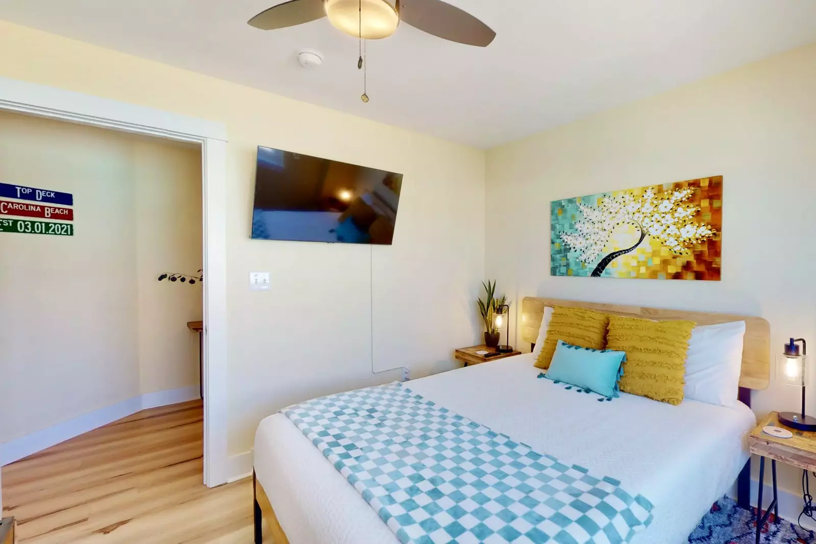 Take a break and watch your favorite show in the second bedroom