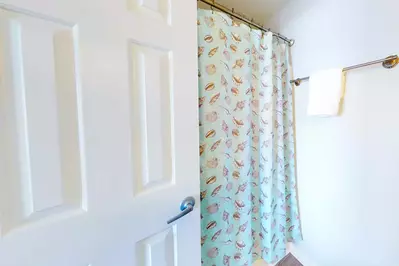 Owner en-suite has a tub/shower combo